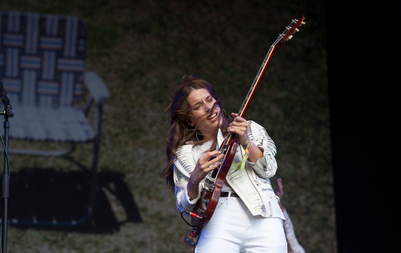 Danielle Haim na Glastonbury Festival 2014
