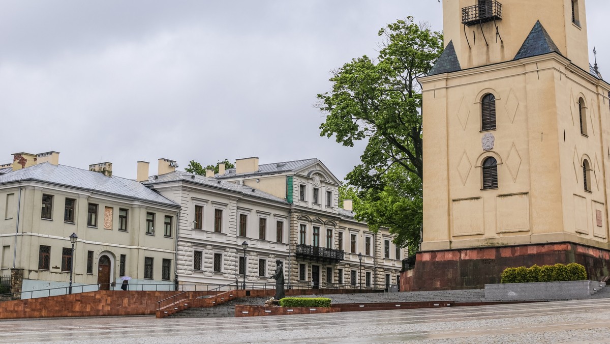 W Wieku 85 lat zmarł ksiądz Jan A., który w filmie "Tylko nie mów nikomu" braci Sekielskich został skonfrontowany ze swoją ofiarą i przyznał się do jej seksualnego wykorzystywania. Kuria wbrew zwyczajowi nie poinformowała o tym w komunikacie na stronie internetowej - podaje "Gazeta Wyborcza".