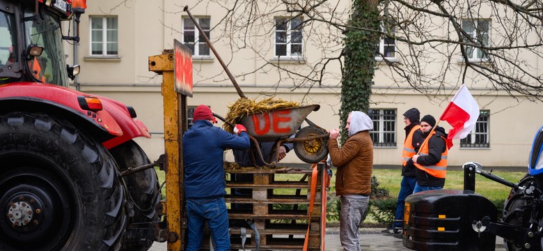 Jechał na protest rolników w Poznaniu i nie żałował gnojówki. Teraz ma kłopoty