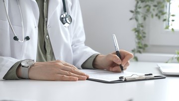 Rekord L4 z powodów psychicznych. Co pracodawca naprawdę widzi w e-ZLA?