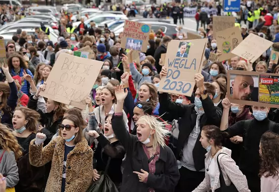 14-latka zatrzymana na Strajku Klimatycznym. "Potraktowali ją jak kryminalistkę"