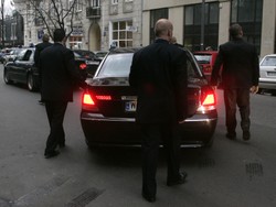 Pijani funkcjonariusze BOR chronili dom Komorowskiego? Rozbili samochód o drzewo