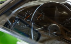 Takich aut już nie robią! Zobacz kultową Mazdę, która silnikiem podbiła serca kierowców