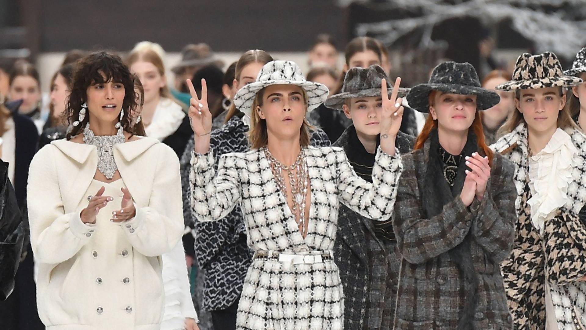 7 načina na koje je Chanel poslednjom revijom odao počast Karlu Lagerfeldu