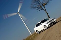 Reeksport daje żyć dilerom aut