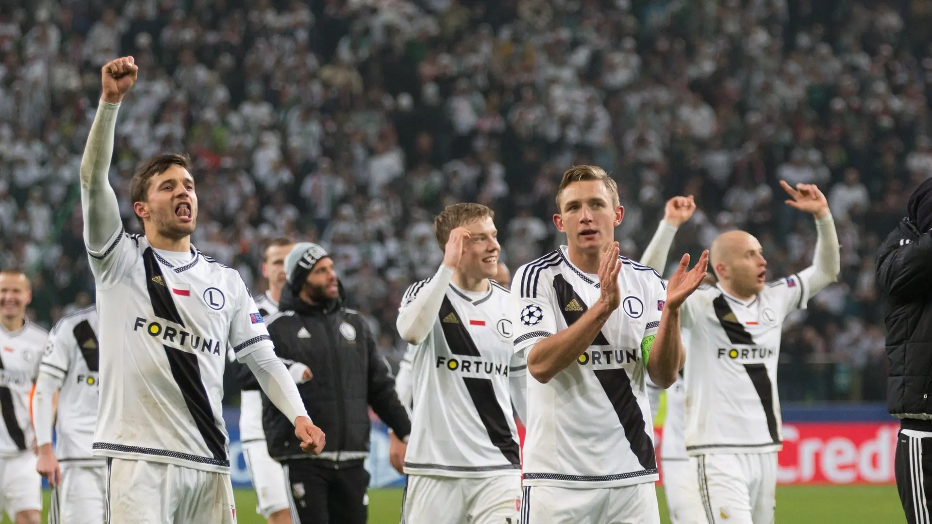 Warszawa świętuje! Legia wygrywa ze Sportingiem i wchodzi do Ligi Europy