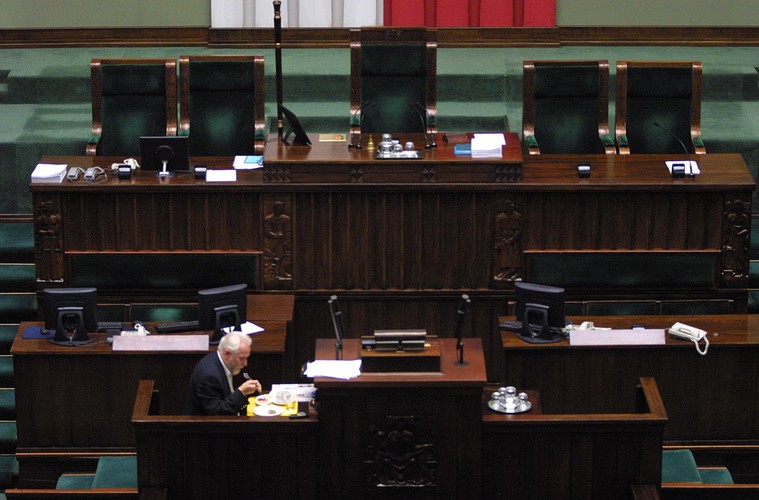 Gabriel Janowski zasłynął również tym, że w październiku 2002 roku przez kilkanaście godzin okupował sejmową mównicę w proteście przeciwko polityce prywatyzacyjnej