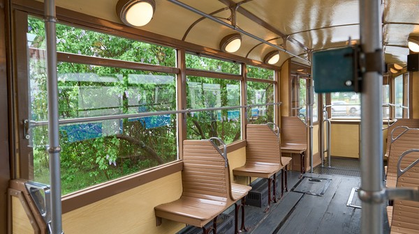 Zabytkowe tramwaje kursują po Wrocławiu w letnim okresie urlopowym od 2008 roku. 