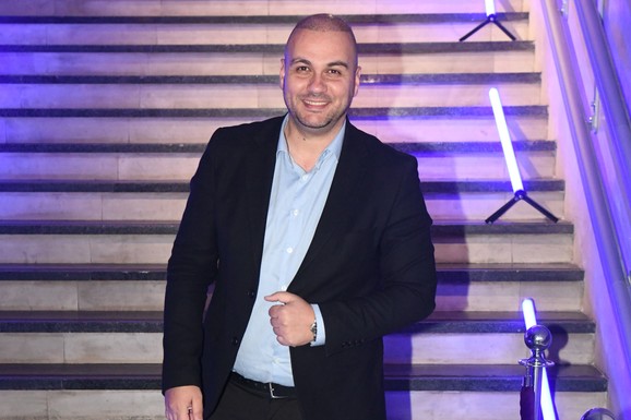 Bivša devojka našeg pevača se udala za njegovog kolegu i rodila mu dete, on sad OTKRIO ISTINU O NJIHOVOM ODNOSU: "To se nikada neće promeniti" (VIDEO)