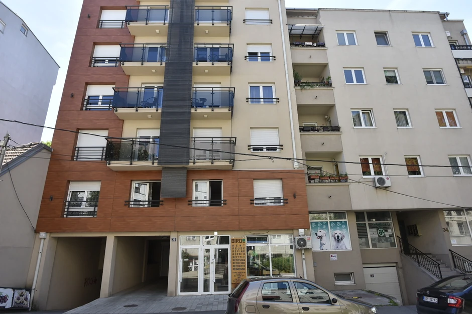 Zgrada u kojoj je bivši fudbaler Miljan Mrdaković izvršio samoubistvo