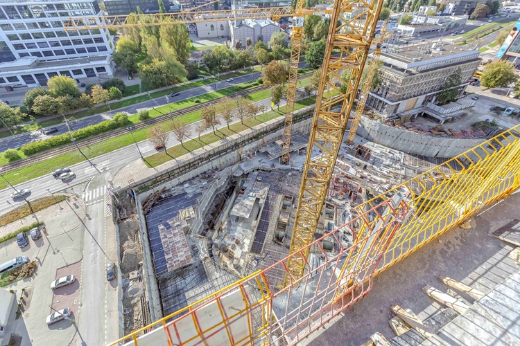 Konstrukcja najwyższego 220-metrowego budynku A zostanie zamknięta już w 2014 roku, a cały wieżowiec ma zostać oddany do użytku w II kwartale 2015 roku, po zakończeniu prac wykończeniowych.