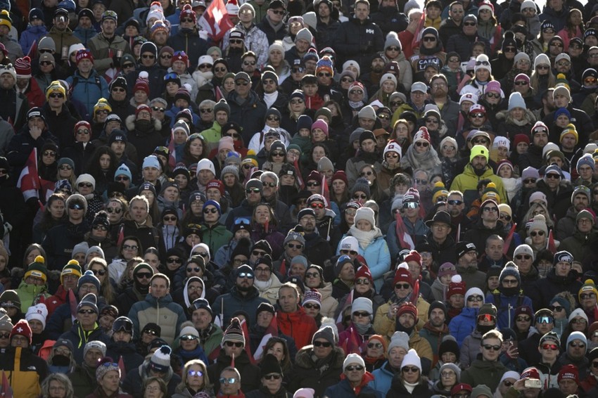 Minut tišine za žrtve požara u baru u Švajcarskoj uoči Svetskog kupa u alpskom skijanju u Kran Montani 1. februara