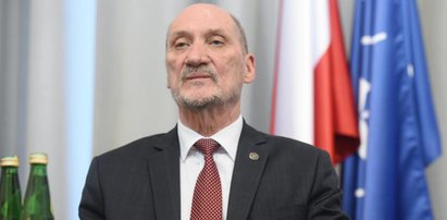 Macierewicz atakuje ojca premiera. Padły mocne oskarżenia