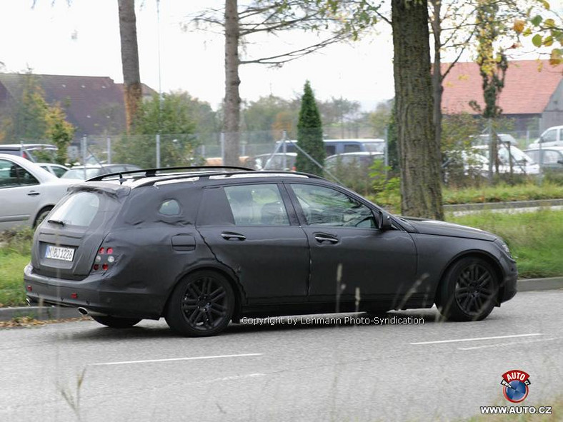 Zdjęcia szpiegowskie: Mercedes-Benz C sedan i kombi