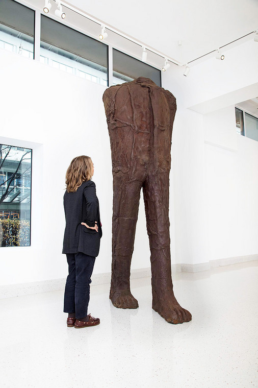 Magdalena Abakanowicz, "Figura krocząca"