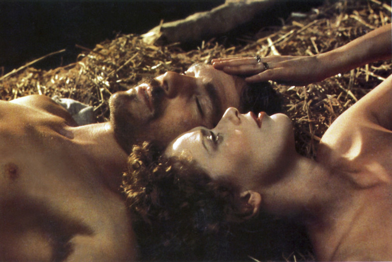 Sylvia Kristel i Nicholas Clay w filmie "Kochanek Lady Chatterley" z 1981 r. w reżyserii Justa Jaeckina
