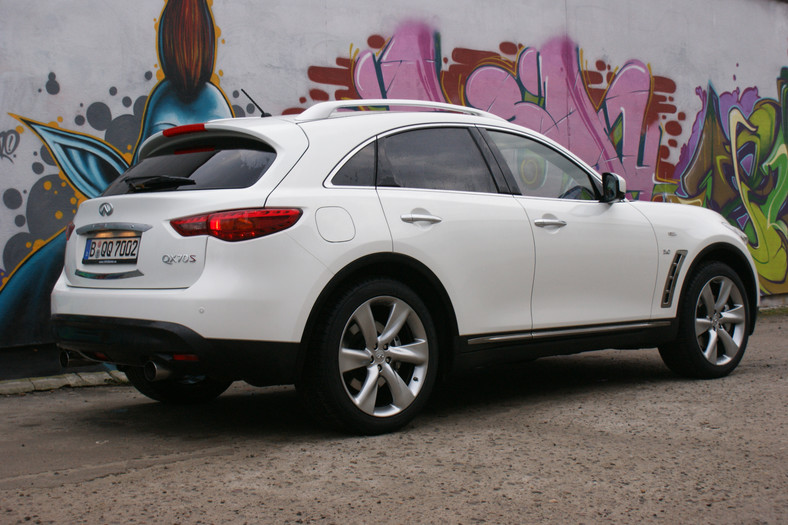 Infiniti QX70 S