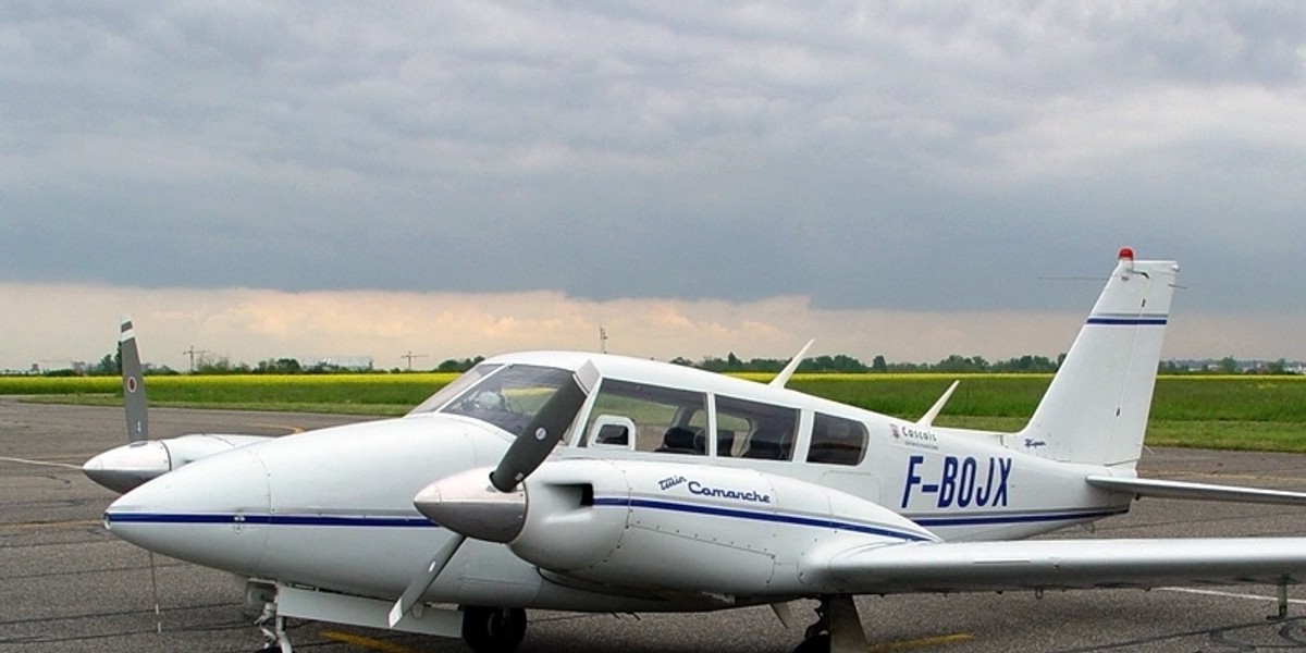 Piper PA-30.