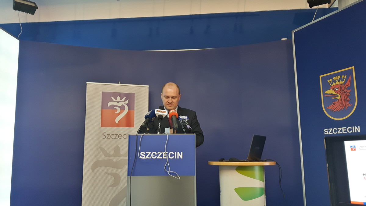 Na dzisiejszej sesji rady miasta radni mają zdecydować, czy Piotr Krzystek otrzyma absolutorium za 2015 rok. Jeszcze przed rozpoczęciem sesji na specjalnie zwołanej konferencji prezydent zapewniał, że ubiegły rok był bardzo dobry.