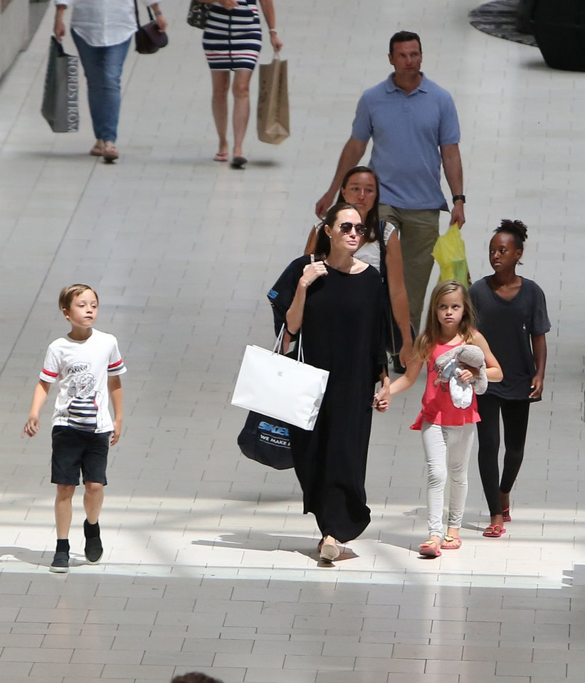 Angelina Jolie z dziećmi. Podobne do mamy?