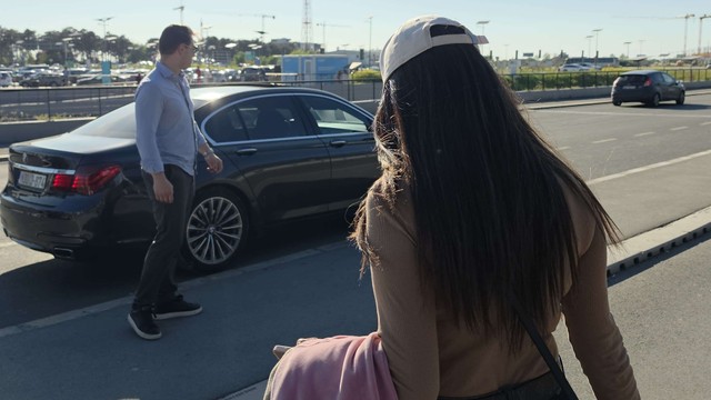 Tanja Savić i Muki na aerodromu