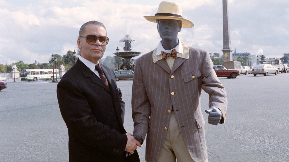 Karl Lagerfeld w Paryżu 1988 r.