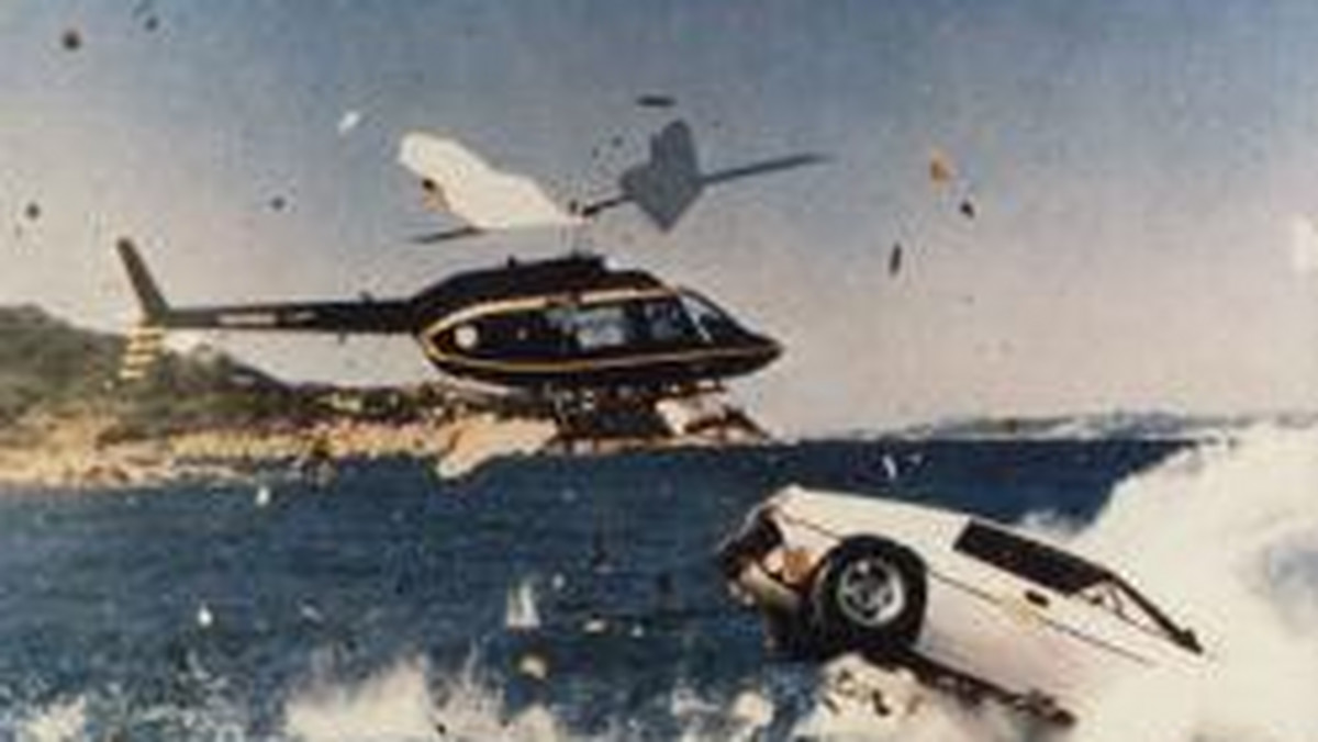 Pojazd Jamesa Bonda okazał się najciekawszym autem w historii kina, wyprzedził nawet batmobil.