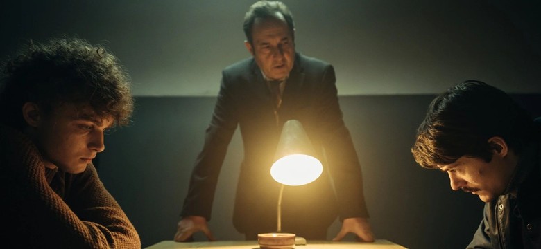 "Hiacynt" o prześladowaniu gejów za komuny. PRL "strefą wolną od LGBT" [#DobryCynk]