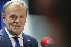 To już nie przypadek, to trend. KO odskakuje PiS w nowym sondażu CBOS