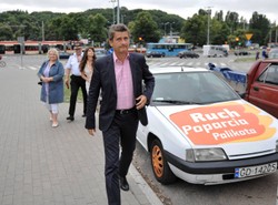 Palikot: Chcemy wycofać religię ze szkół