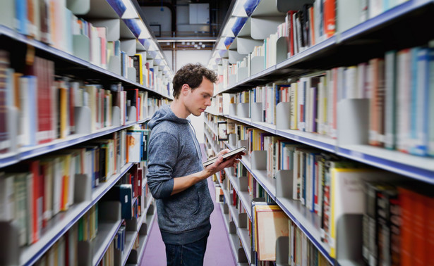 Coraz mniej studentów decyduje się na rozpoczęcie studiów II stopnia