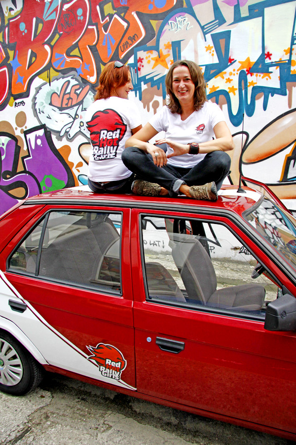 Red Hot Rally Girls w akcji