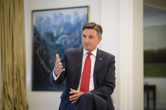 "IMA DOBRE ODNOSE I SA BEOGRADOM I SA PRIŠTINOM" Tri razloga zbog čega je Pahor dobra zamena za Lajčaka: Dolazi kao bivši predsednik, a ne ambasador