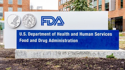 Koronavírus: az FDA  jóváhagyja a Pfizer vakcináját - kötelező lehet?