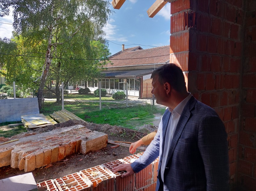 Predsednik pokrajinske vlade Igor Mirović obišao je Dom za duševno obolela lica u Čurugu