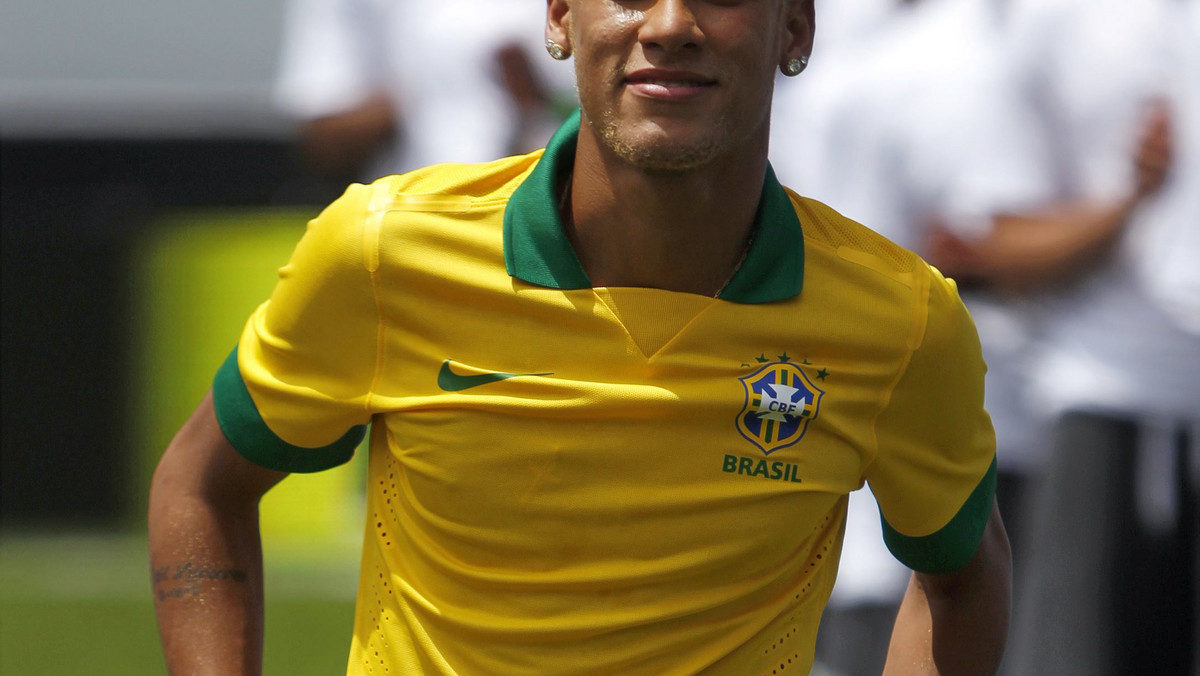 Gwiazdor Santosu i nadzieja brazylijskiej piłki, Neymar, zdementował plotki, według których szykował się do zakończenia negocjacji przed transferem do Bayernu Monachium.