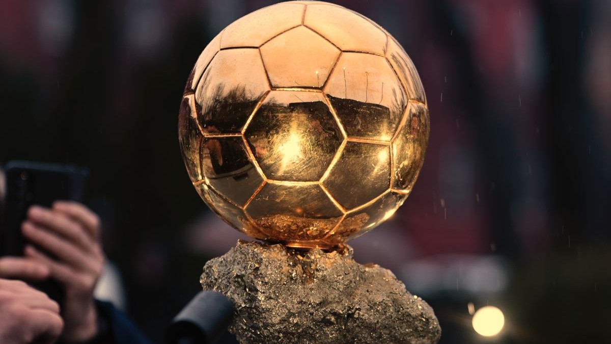 Totul despre Balonul de Aur, trofeul care creează legende: cât valorează, cât primește câștigătorul și din ce este făcut