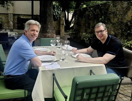 Aleksandar Vucic i britanski ambasador Edvard Ferguson ručali zajedno