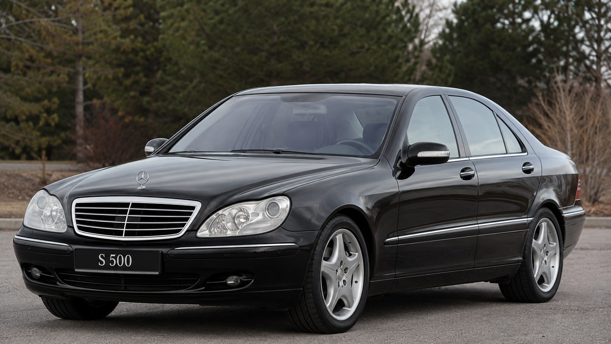 Mercedes-Benz S500 iz 2005. godine