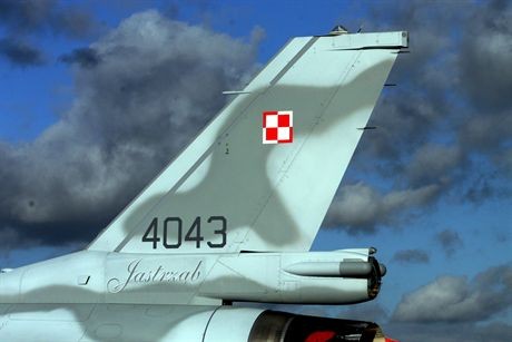 POZNAN KRZESINY 09.11.2006UROCZYSTOSC PRZEJECIOA PRZEZ WP MYSLIWCOW F16NZFOT GRZEGORZ JAKUBOWSKI