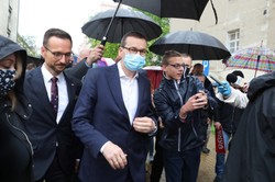 Polska przepłaciła za respiratory? Morawiecki: Kupiliśmy po cenie, po jakiej wtedy można je było kupić