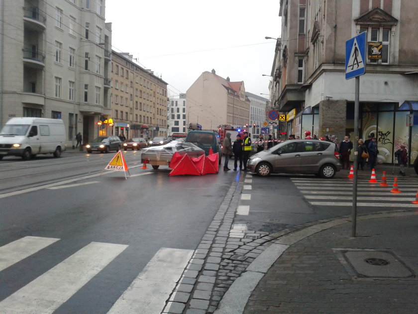 Śmiertelne potrącenie pieszej na skrzyżowaniu ul. Bałuckiego z Piłsudskiego we Wrocławiu