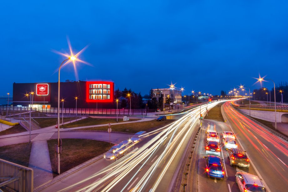 Specyfiką self storage nie jest bowiem rozliczenie powierzchni według metrów kwadratowych, ale według wielkości i funkcjonalności danego pomieszczenia