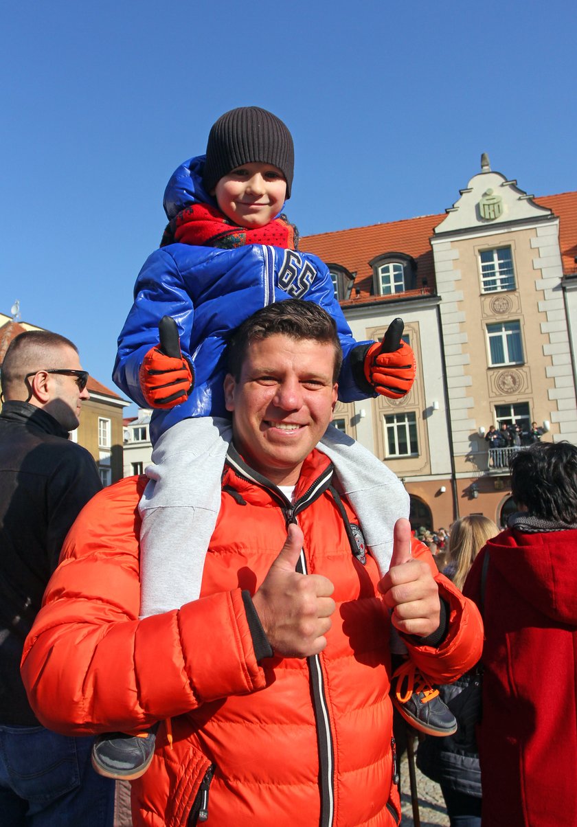 Tłumy w Białymstoku przywitały amerykańskich żołnierzy