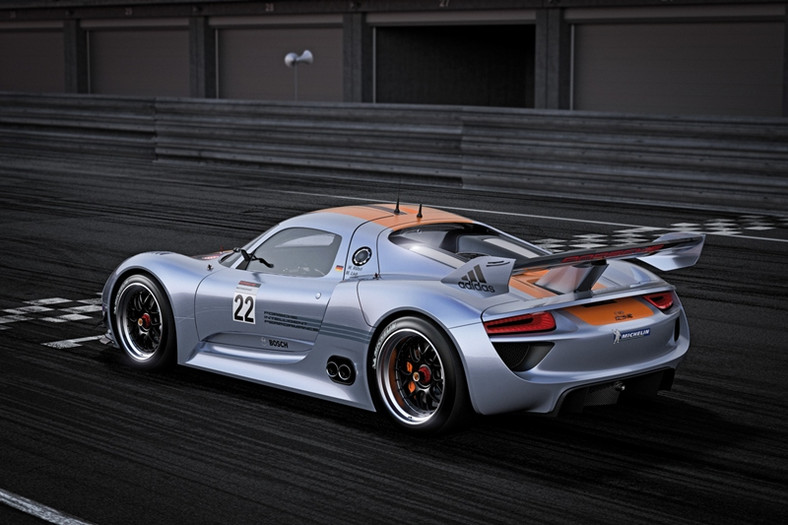 Porsche 918 RSR ma trzy silniki i nieźle się kręci