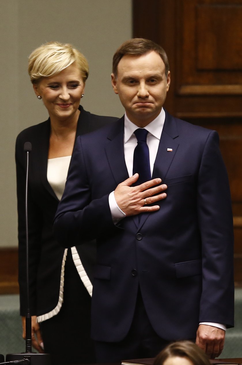 Duda zarabia ponad 3 razy więcej niż Komorowski!