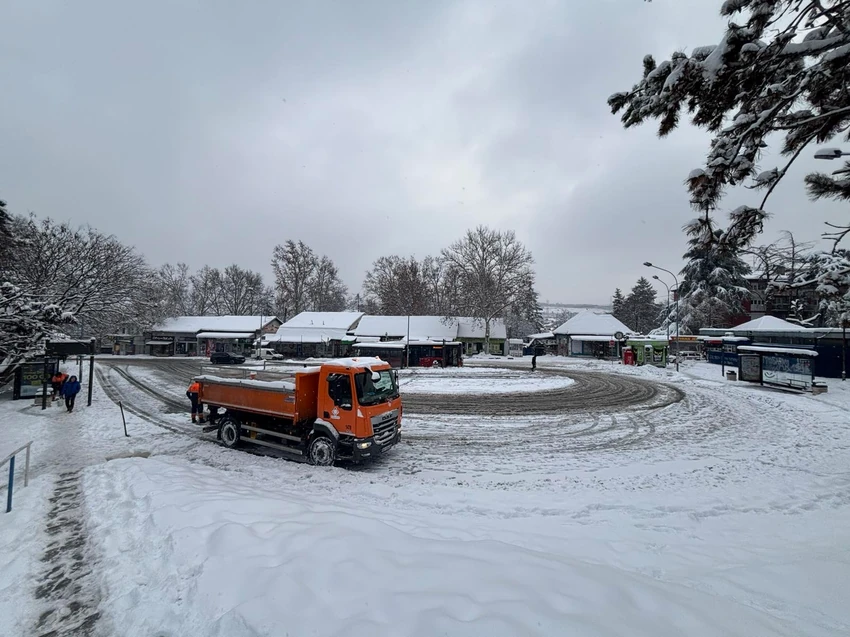 Снег во Белград, Карабурма