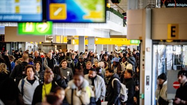 holandia w chaosie. setki odwołanych lotów i ponad 500 km korki