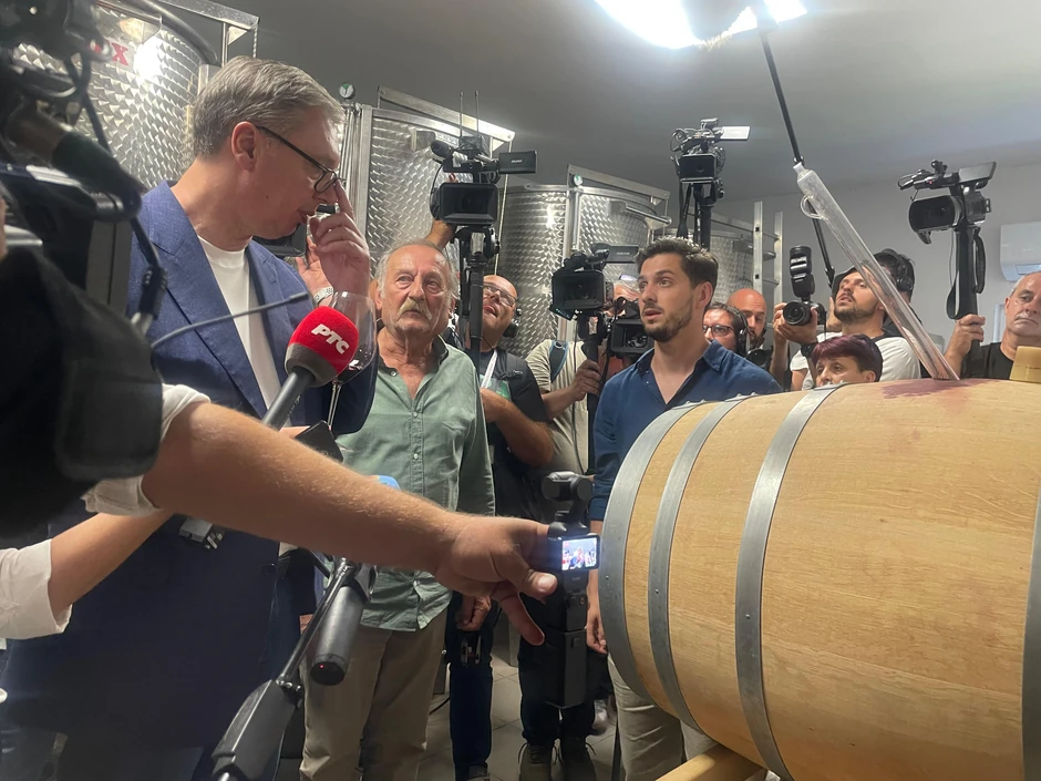  Vučić u vinariji