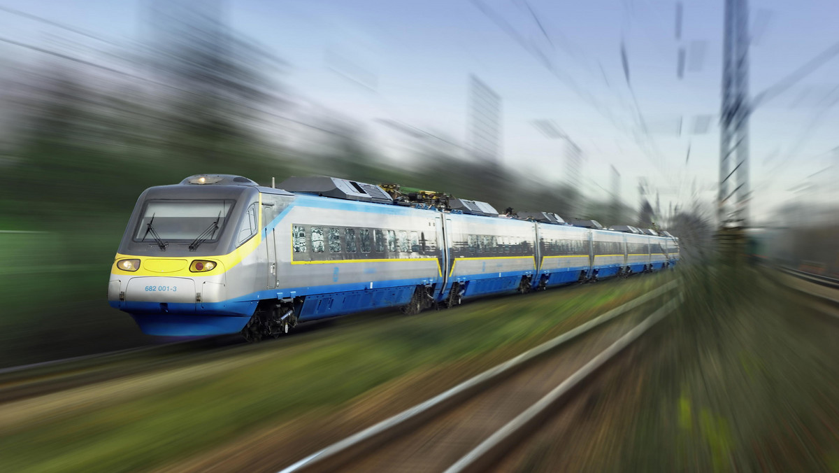 Ministerstwo Infrastruktury i Rozwoju opracowało w ostatnim czasie dwa projekty rozporządzeń, które określają warunki eksploatacji pociągów ED250 Pendolino. W obecnym stanie prawnym pociągi nie mogłyby pojechać szybciej niż 160 km/h.